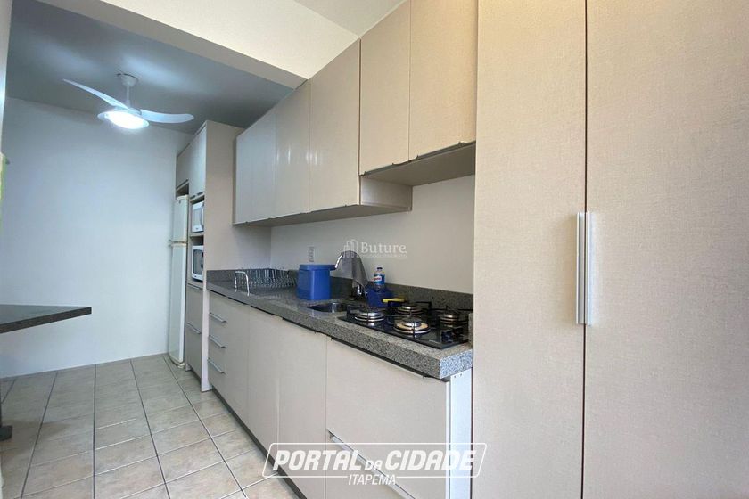 Apartamento &agrave; venda - 110m&sup2; - Meia Praia