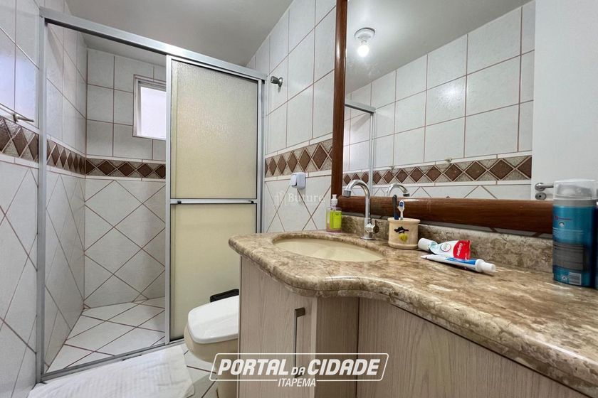 Apartamento &agrave; venda - 140m&sup2; - Meia Praia