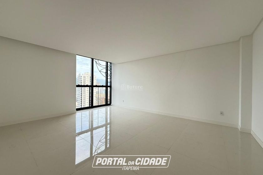 Apartamento &agrave; venda - 200m&sup2; - Meia Praia