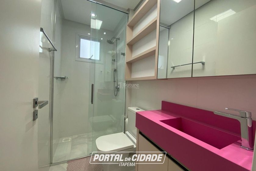 Apartamento &agrave; venda - 182m&sup2; - Meia Praia