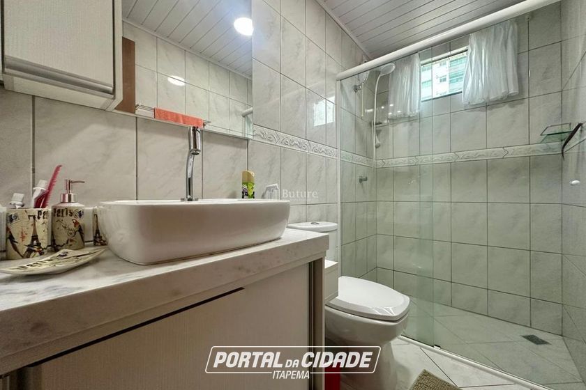 Apartamento &agrave; venda - 107m&sup2; - Meia Praia