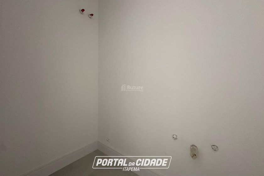 Apartamento &agrave; venda - 95m&sup2; - Meia Praia