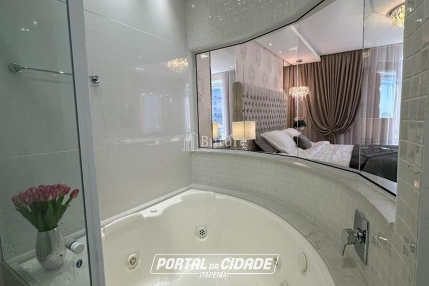 Apartamento &agrave; venda - 229m&sup2; - Meia Praia