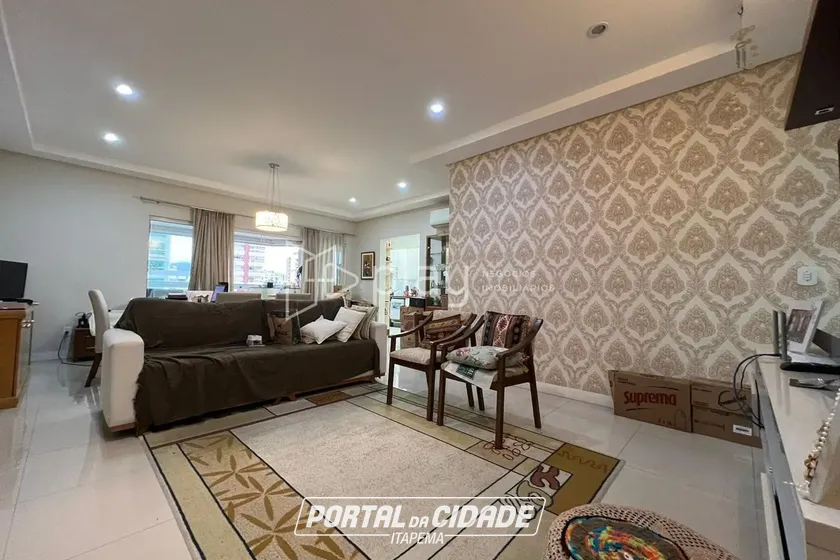 Apartamento &agrave; venda - 145m&sup2; - Meia Praia