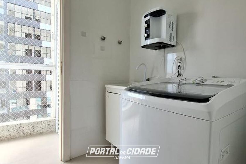 Apartamento para alugar - 134m&sup2; - Meia Praia