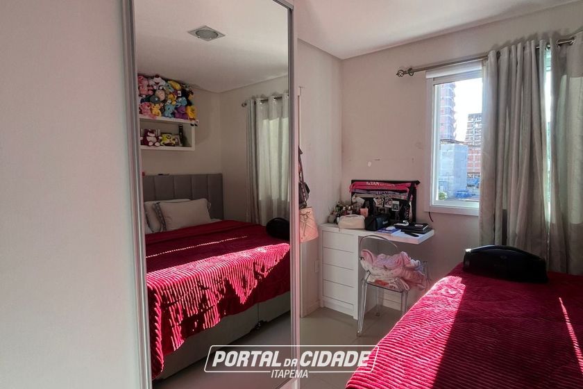 Apartamento &agrave; venda - 120m&sup2; - Meia Praia