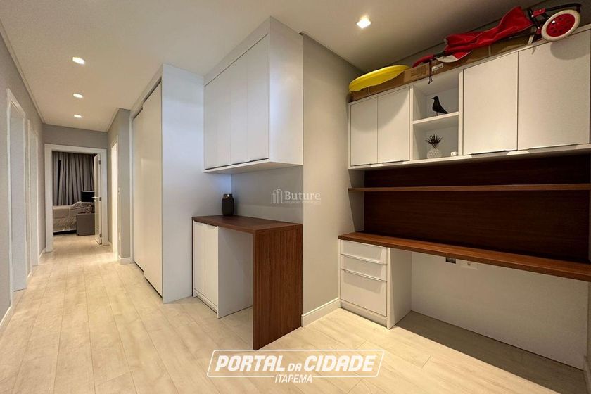 Apartamento &agrave; venda - 187m&sup2; - Meia Praia