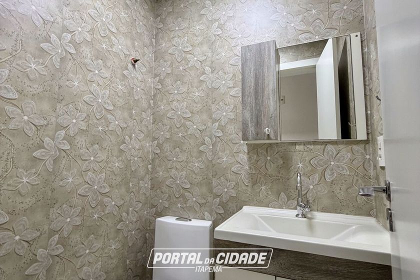 Apartamento &agrave; venda - 110m&sup2; - Meia Praia