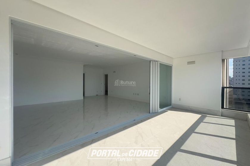 Apartamento &agrave; venda - 180m&sup2; - Meia Praia