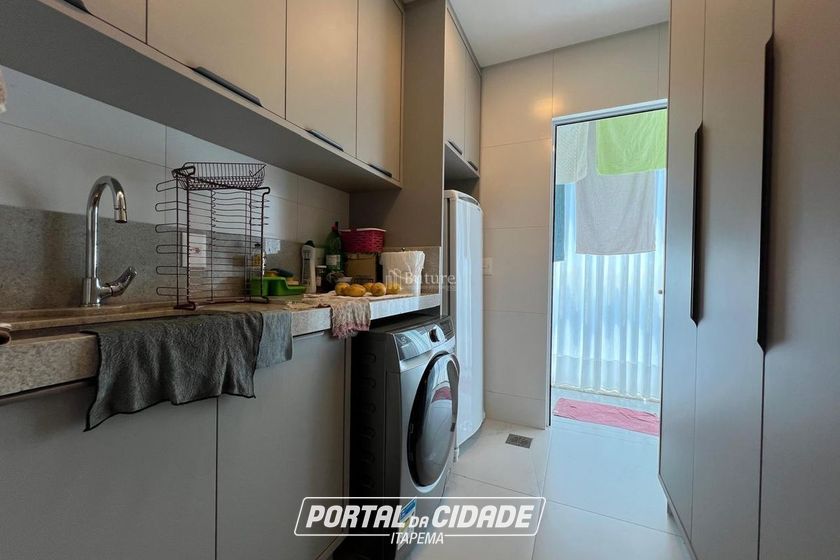 Apartamento &agrave; venda - 197m&sup2; - Meia Praia