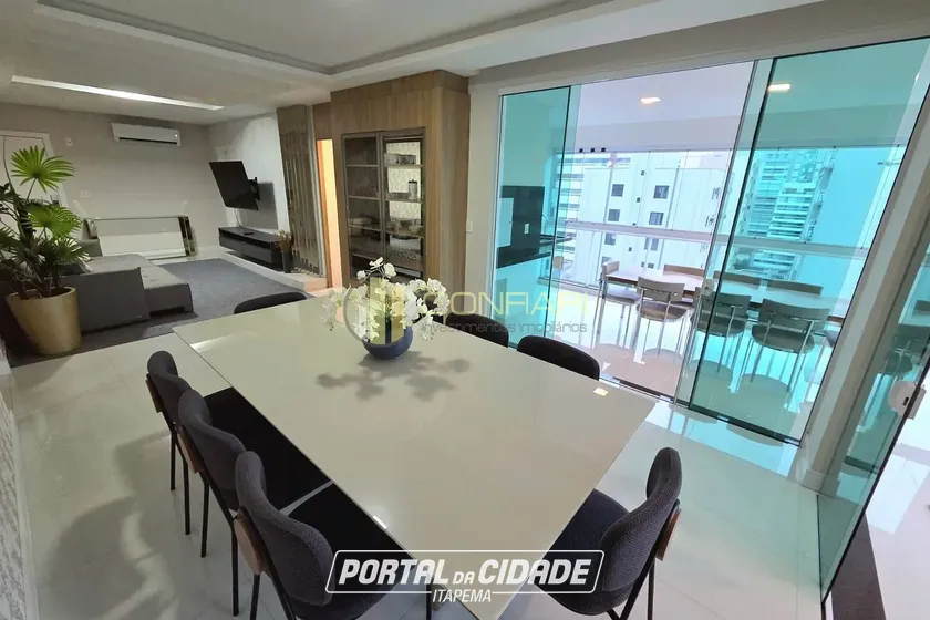 Apartamento &agrave; venda - 164m&sup2; - Meia Praia