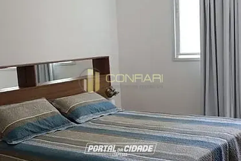Apartamento &agrave; venda - 130m&sup2; - Meia Praia