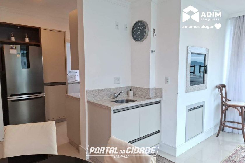 Apartamento para alugar - 127m&sup2; - Meia Praia