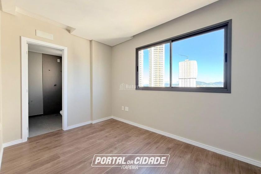 Apartamento &agrave; venda - 85m&sup2; - Meia Praia