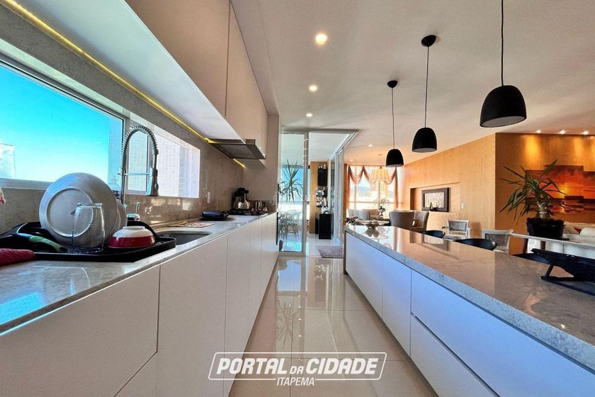 Apartamento &agrave; venda - 193m&sup2; - Meia Praia