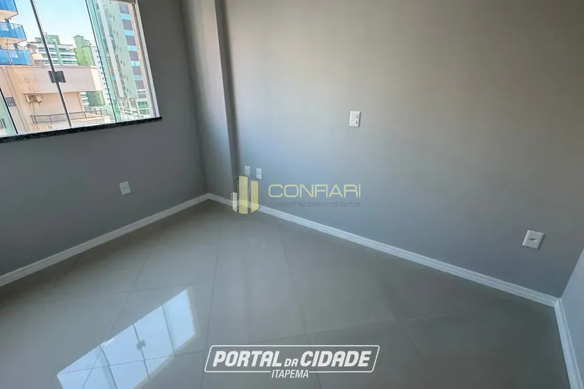 Apartamento &agrave; venda - 121m&sup2; - Meia Praia