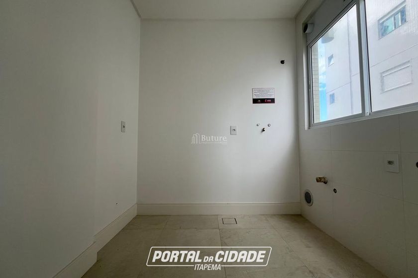 Apartamento &agrave; venda - 132m&sup2; - Meia Praia