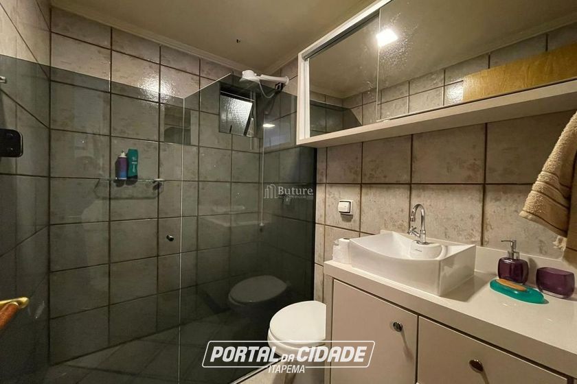 Apartamento &agrave; venda - 80m&sup2; - Meia Praia