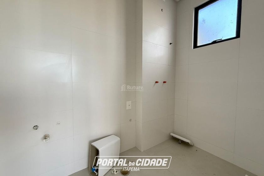 Apartamento &agrave; venda - 140m&sup2; - Meia Praia
