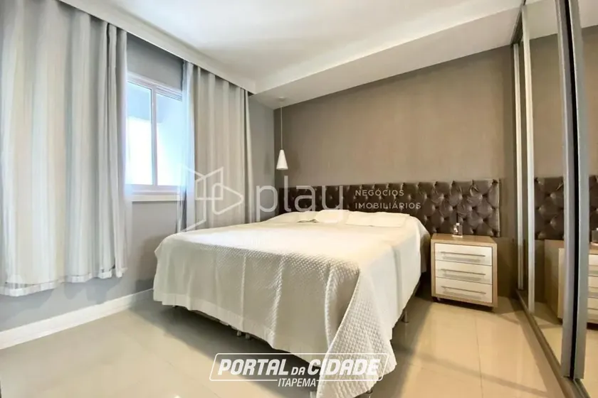 Apartamento &agrave; venda - 145m&sup2; - Meia Praia