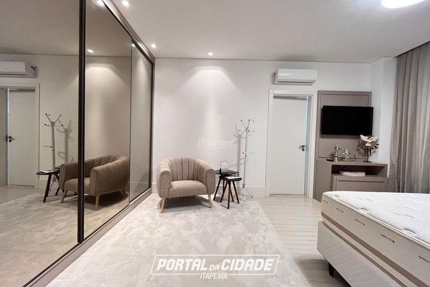 Apartamento &agrave; venda - 197m&sup2; - Meia Praia