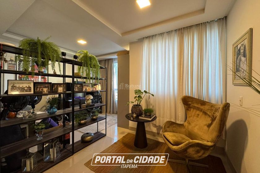 Apartamento &agrave; venda - 155m&sup2; - Meia Praia