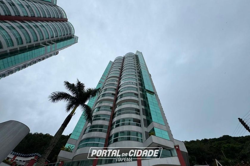 Apartamento &agrave; venda - 135m&sup2; - Pioneiros