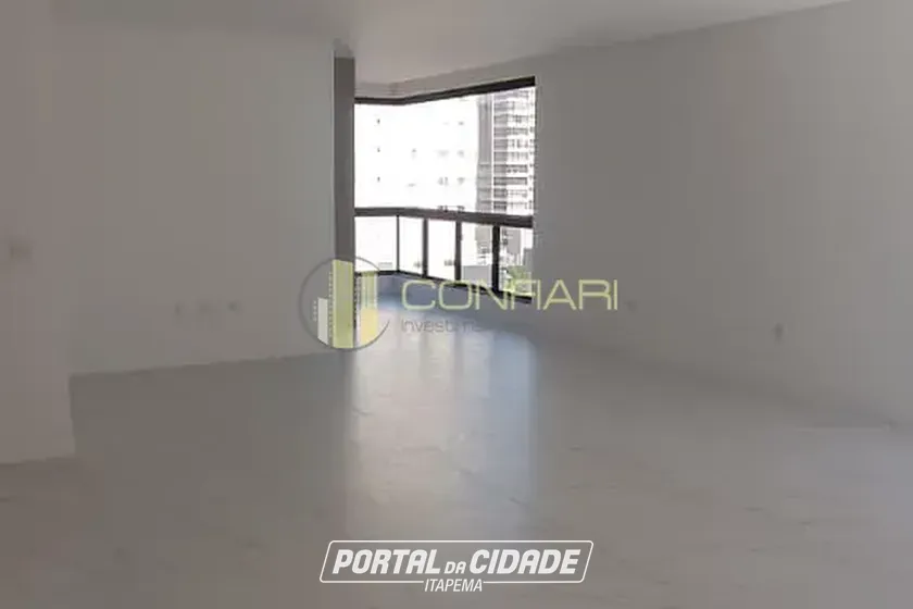 Apartamento &agrave; venda - 129m&sup2; - Meia Praia