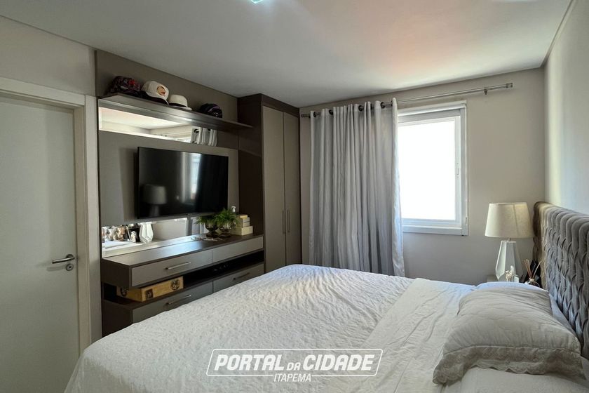 Apartamento &agrave; venda - 120m&sup2; - Meia Praia