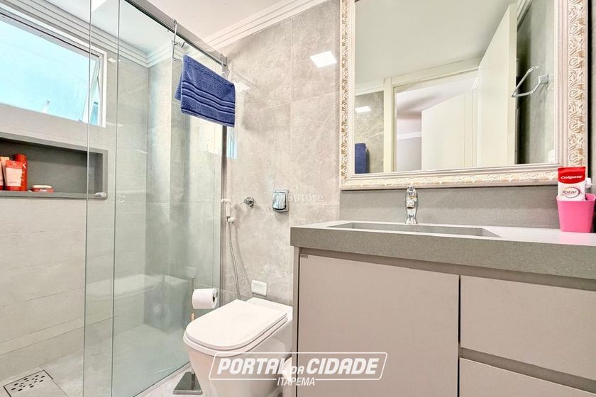 Apartamento &agrave; venda - 176m&sup2; - Meia Praia