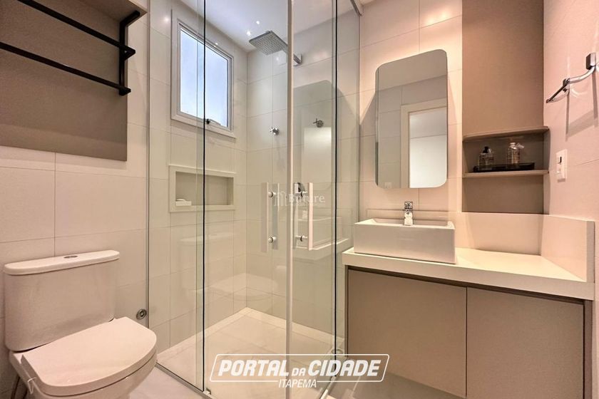 Apartamento &agrave; venda - 129m&sup2; - Meia Praia