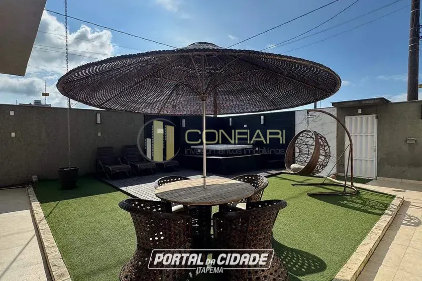 Casa &agrave; venda - 340m&sup2; - Meia Praia