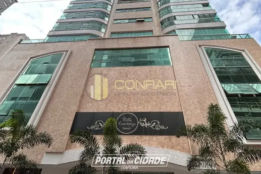 Apartamento &agrave; venda - 130m&sup2; - Meia Praia