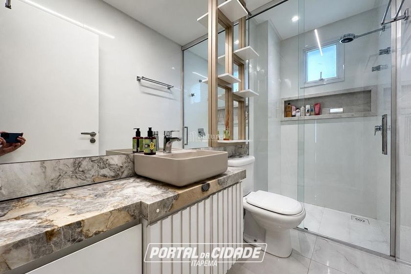 Apartamento &agrave; venda - 145m&sup2; - Meia Praia