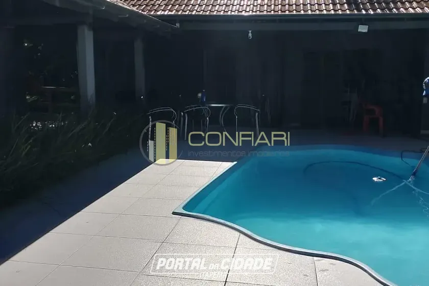 Ch&aacute;cara &agrave; venda - 130m&sup2; - Moura