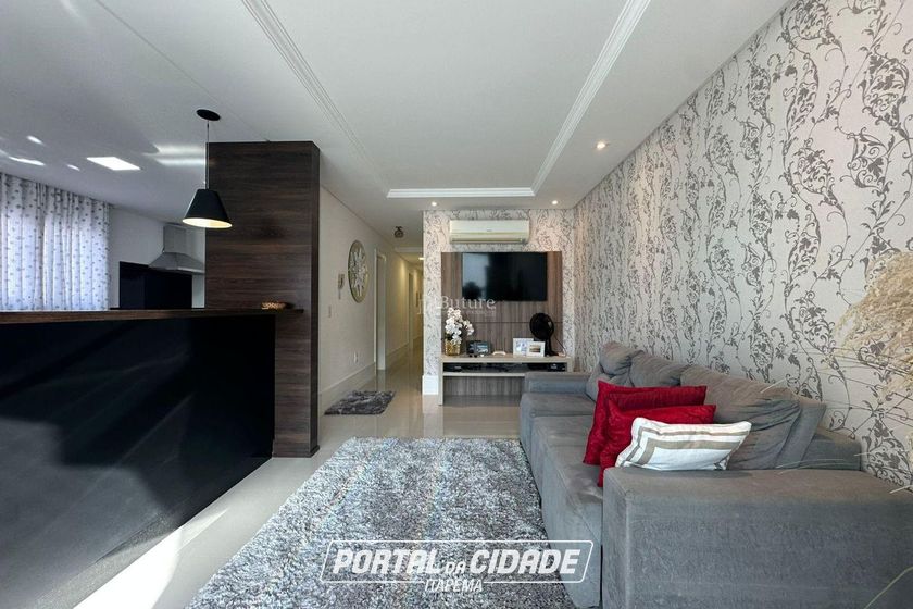 Apartamento &agrave; venda - 134m&sup2; - Meia Praia