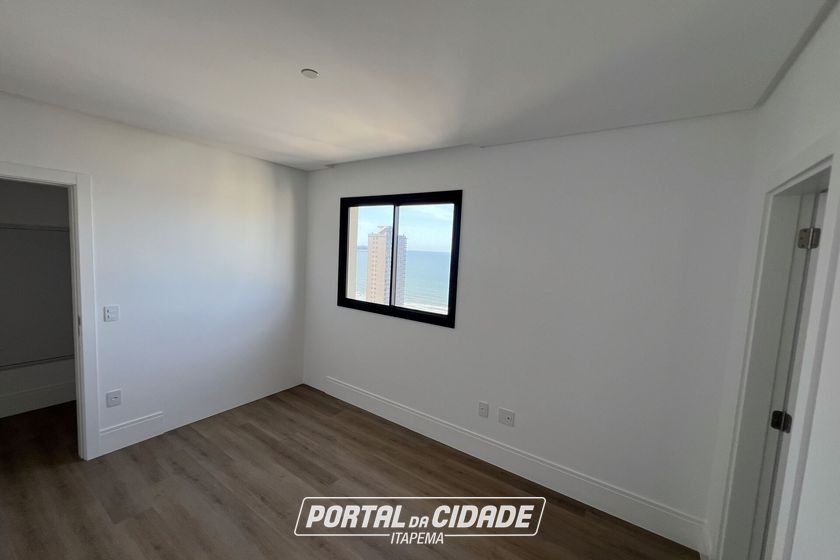 Apartamento &agrave; venda - 185m&sup2; - Meia Praia