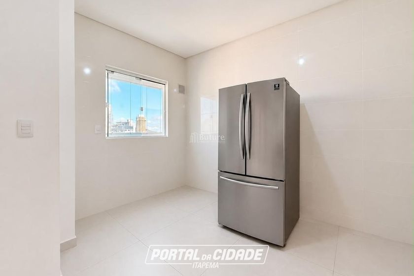 Apartamento &agrave; venda - 136m&sup2; - Meia Praia