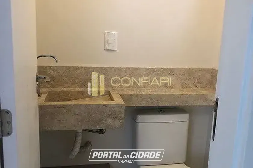 Apartamento &agrave; venda - 145m&sup2; - Meia Praia