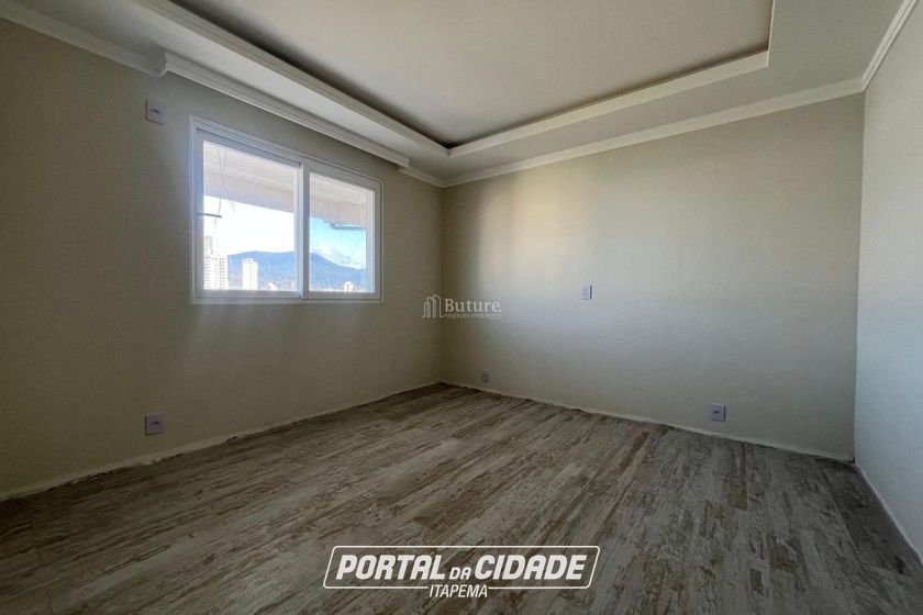 Casa &agrave; venda - 200m&sup2; - Canto da Praia