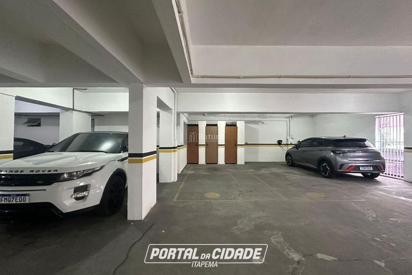 Apartamento &agrave; venda - 107m&sup2; - Meia Praia