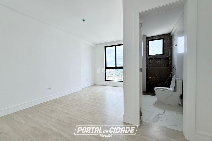 Apartamento &agrave; venda - 206m&sup2; - Meia Praia