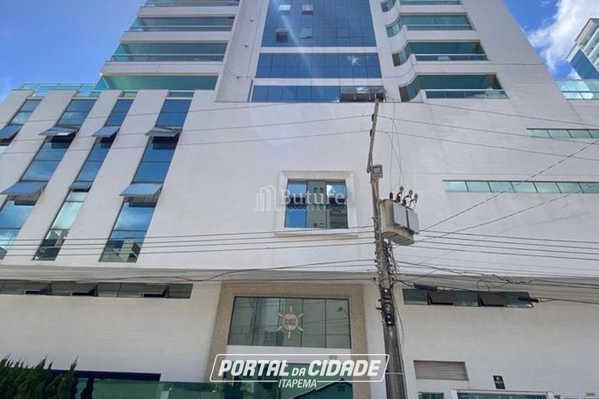 Apartamento &agrave; venda - 190m&sup2; - Meia Praia