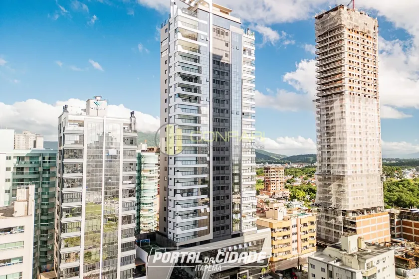 Apartamento &agrave; venda - 182m&sup2; - Meia Praia