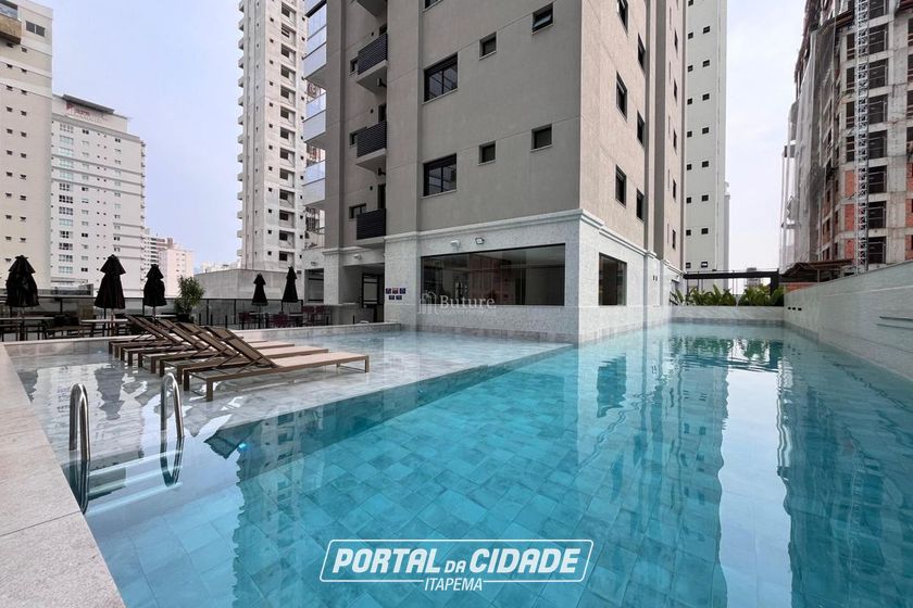 Apartamento &agrave; venda - 132m&sup2; - Meia Praia