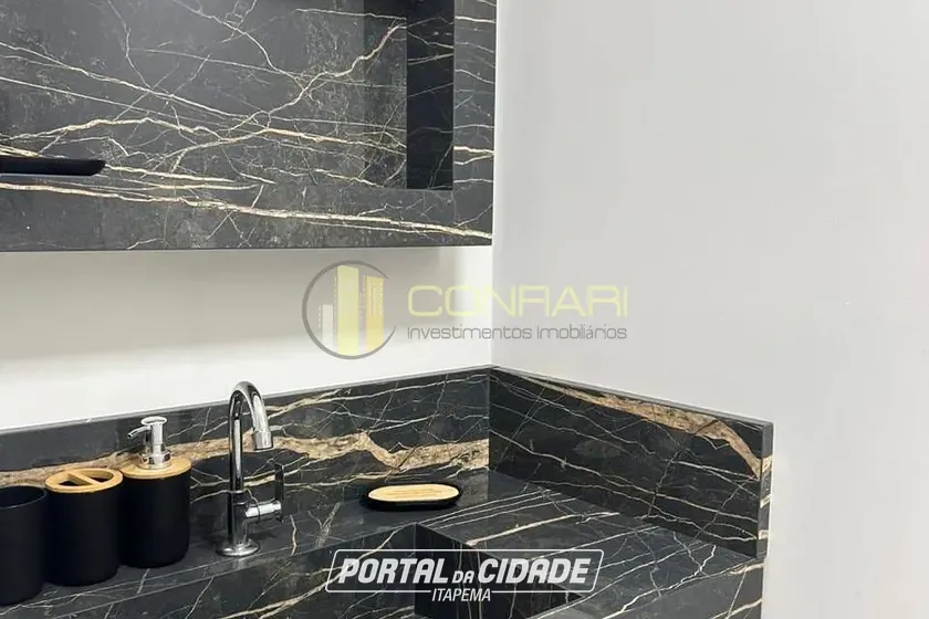 Apartamento para alugar - 132m&sup2; - Meia praia