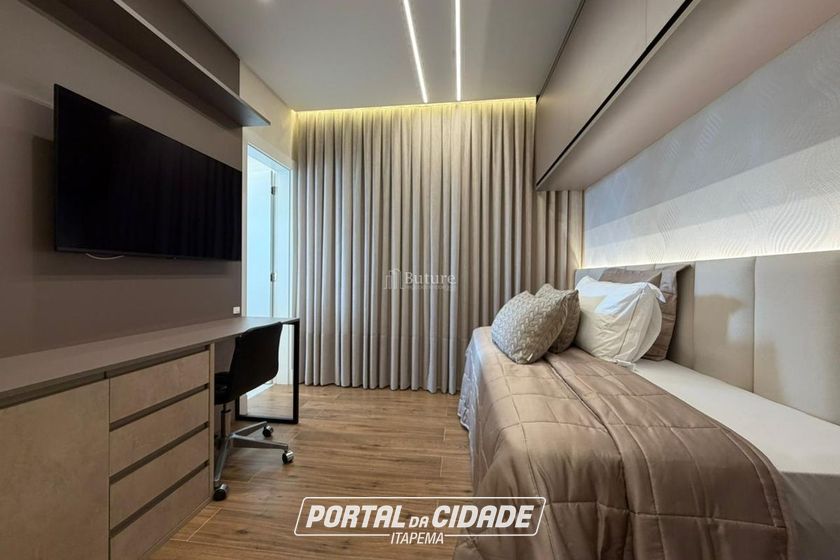 Apartamento &agrave; venda - 162m&sup2; - Meia Praia