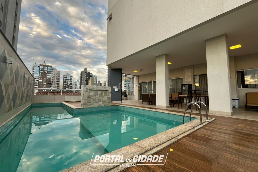 Apartamento &agrave; venda - 145m&sup2; - Meia Praia