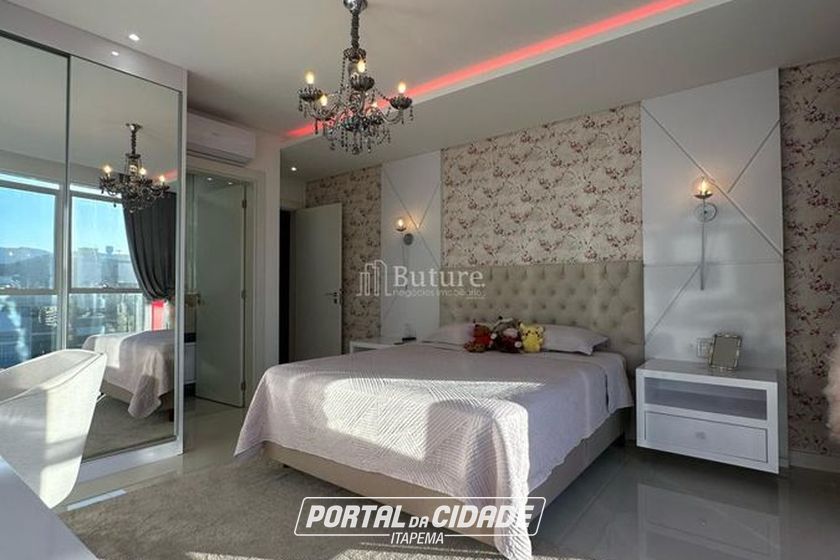Apartamento &agrave; venda - 229m&sup2; - Meia Praia