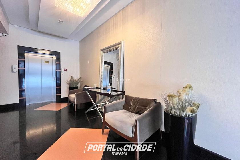 Apartamento &agrave; venda - 142m&sup2; - Meia Praia